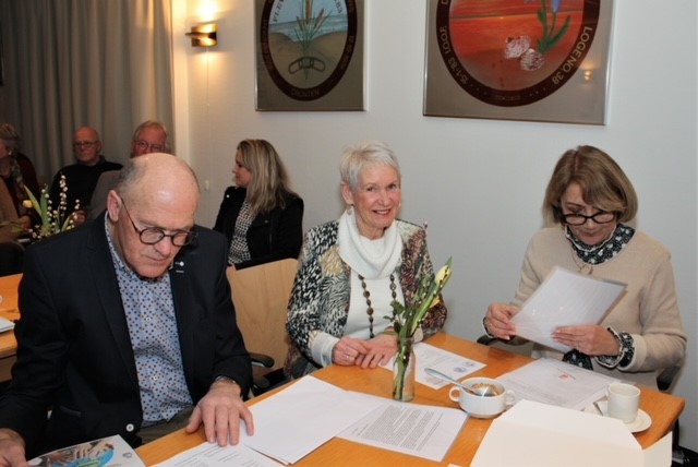 Jury beoordeelt essays tijdens de Odd Fellows Jeugdprijs